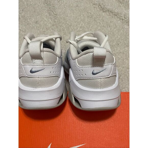 Nike Women's Zoom Bella 6 trainer in white and light armoury blue NIB 8 - Picture 11 of 14